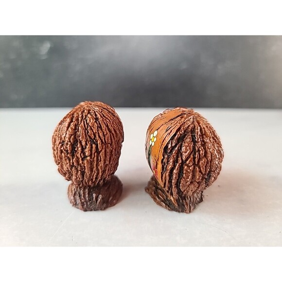 Vintage Walnut Pit Shaped Handpainted Floral Salt And Pepper Shakers, READ - Picture 5 of 10
